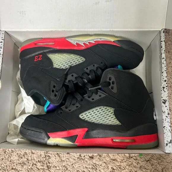 Jordan 5 Retro Top 3 Kids Black Fire Red Grape CZ2989-001 Size 5Y - Picture 4 of 12
